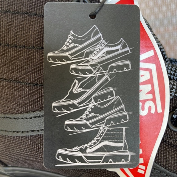 Vans WMNS Sk8-Hi Tapered
Heavy Canvas Blackout
VN0A7Q5T10J
Sneakers - Picture 4 of 16